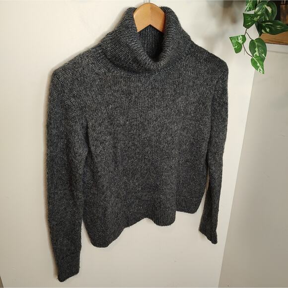 Banana Republic Petite Small Gray Wool Blend Sweater - Picture 1 of 7